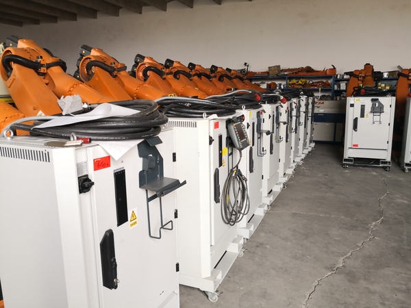 库卡雕刻机器人